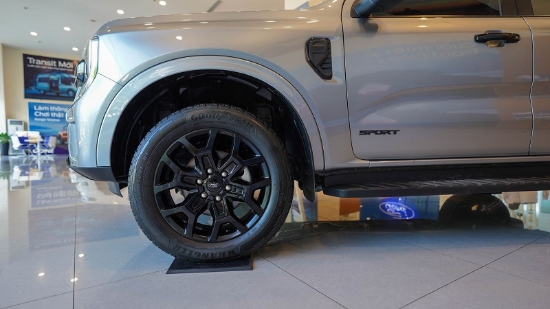 EVEREST SPORT 2WD 2024 (NEW)