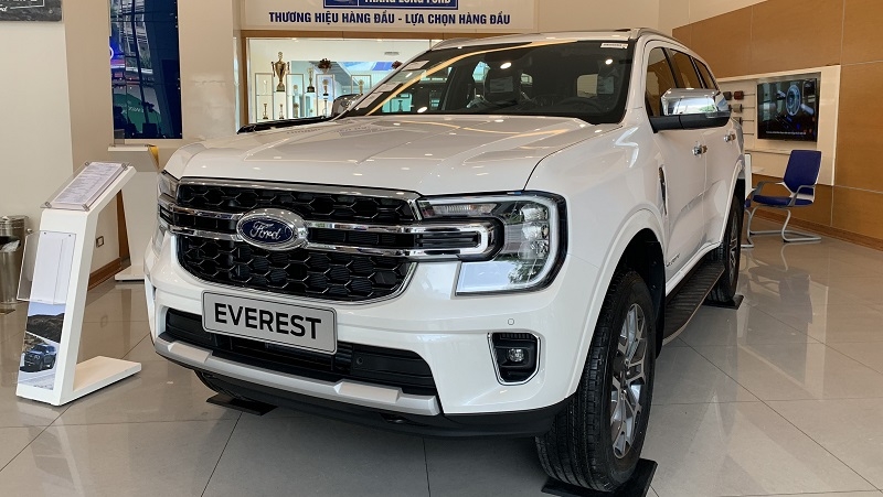 EVEREST TITANIUM 2WD 2024 (NEW)
