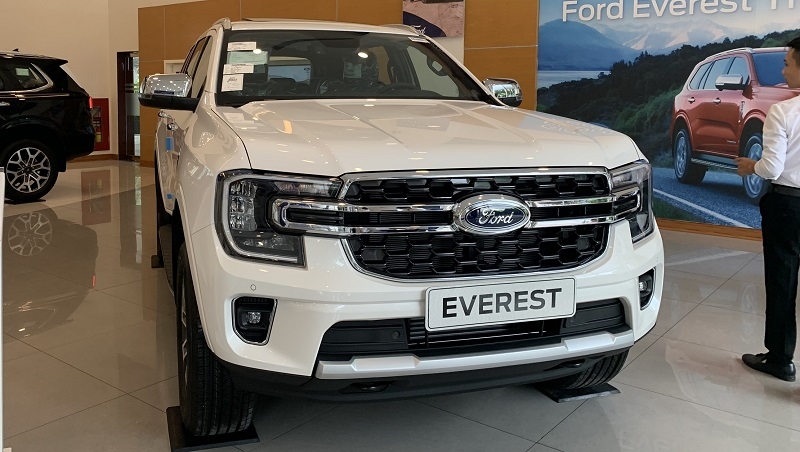 EVEREST TITANIUM 2WD 2024 (NEW)
