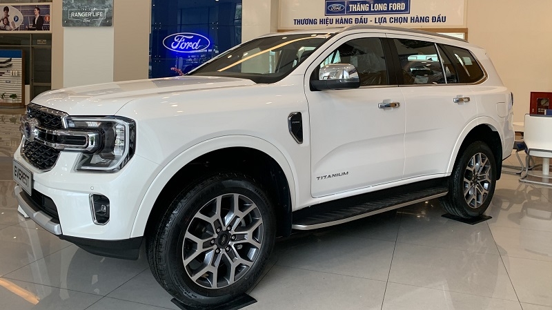 EVEREST TITANIUM 2WD 2024 (NEW)